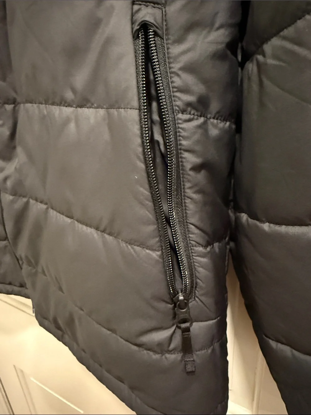 The North Face Black Bombay Men’s Quilted Puffer Jacket Size Large